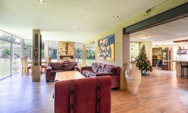 VENTA CASA +8 AMBIENTES EN NÁUTICO ESCOBAR