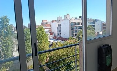 ALQUILER MONOAMBIENTE CON COCHERA EN CASTELAR