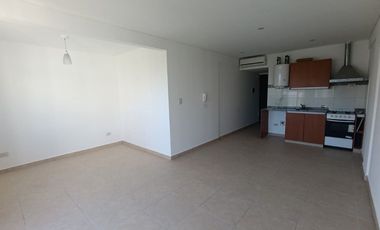 ALQUILER MONOAMBIENTE CON COCHERA EN CASTELAR