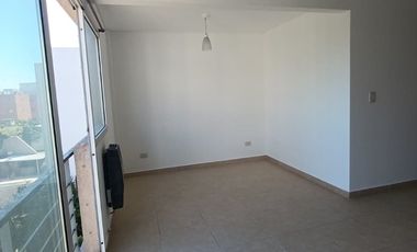 ALQUILER MONOAMBIENTE CON COCHERA EN CASTELAR