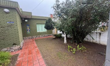 SE VENDE CASA AMEGHINO SUD DOS DORM COCHERA DOBLE