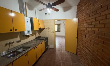 SE VENDE CASA AMEGHINO SUD DOS DORM COCHERA DOBLE