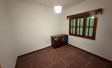 SE VENDE CASA AMEGHINO SUD DOS DORM COCHERA DOBLE