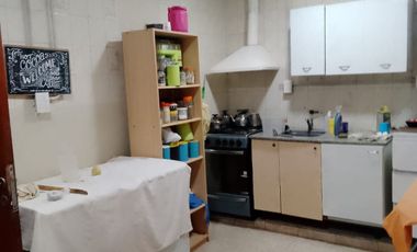 Casa con 7 Dptos: Oportunidad en Cerro Norte