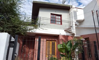 Casa con 7 Dptos: Oportunidad en Cerro Norte