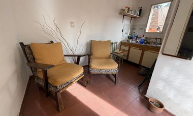 VENTA CASA BARRIO LOS GRANADOS 3 DORM MAS DEPTO