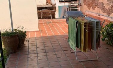 VENTA CASA BARRIO LOS GRANADOS 3 DORM MAS DEPTO