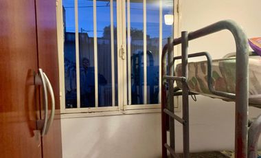 VENTA CASA BARRIO LOS GRANADOS 3 DORM MAS DEPTO