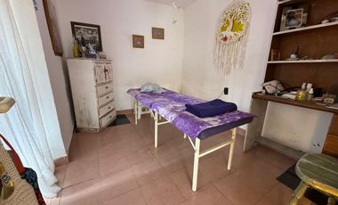 VENTA CASA BARRIO LOS GRANADOS 3 DORM MAS DEPTO