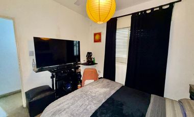 VENTA CASA BARRIO LOS GRANADOS 3 DORM MAS DEPTO