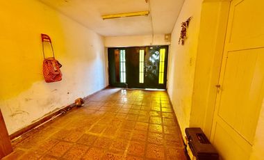 VENTA CASA BARRIO LOS GRANADOS 3 DORM MAS DEPTO