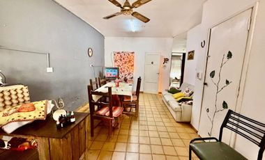 VENTA CASA BARRIO LOS GRANADOS 3 DORM MAS DEPTO