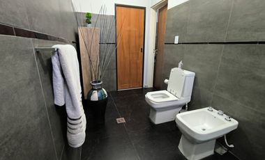 Casa 5 dorm, 2 baños, quincho, B Univ Horizonte