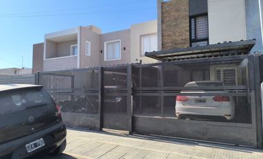 Casa 5 dorm, 2 baños, quincho, B Univ Horizonte