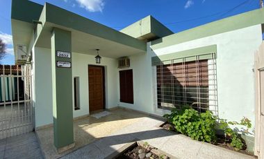 VENTA CASA 4 AMB, VILLA DE MAYO, APTO CREDITO