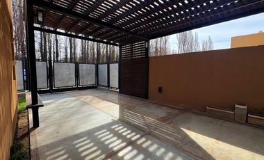 VENTA CASA 3 DORMITORIOS PLOTTIER APTA CREDITO