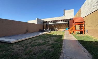 VENTA CASA 3 DORMITORIOS PLOTTIER APTA CREDITO