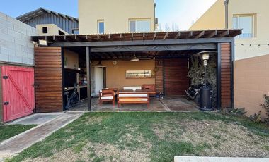 VENTA CASA 3 DORMITORIOS PLOTTIER APTA CREDITO