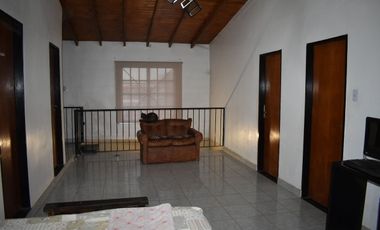 SE VENDE CASA CON PILETA EN LIBERTAD