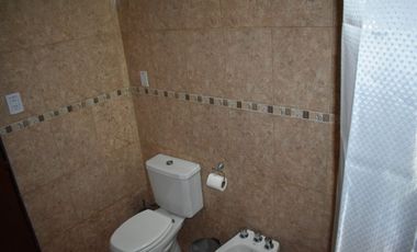 SE VENDE CASA CON PILETA EN LIBERTAD