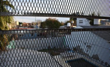 SE VENDE CASA CON PILETA EN LIBERTAD