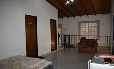 SE VENDE CASA CON PILETA EN LIBERTAD