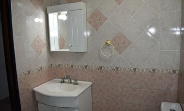 SE VENDE CASA CON PILETA EN LIBERTAD