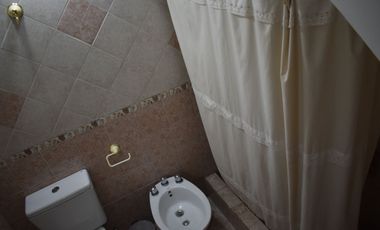 SE VENDE CASA CON PILETA EN LIBERTAD