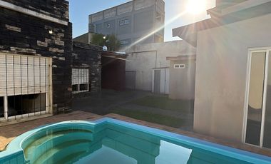 Casa en Venta Quilmes 3 dormi pileta + depto OPORT