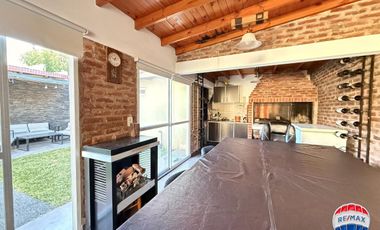 Casa en Venta Quilmes 3 dormi pileta + depto OPORT