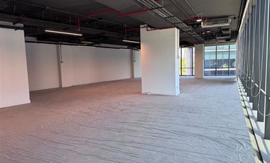 Oficina en Arriendo en Amplia oficina a 0.328 x m2 en mejor sector de negocios de La Dehesa