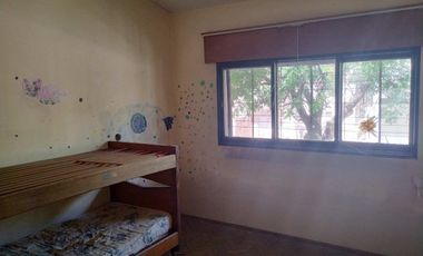 VENTA CASA  ALTAMIRA 5 DORM A REMODELAR