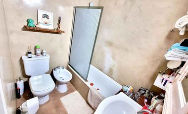 CASA 4  ambientes en venta con JARDIN y PILETA