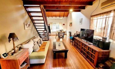 CASA 4  ambientes en venta con JARDIN y PILETA