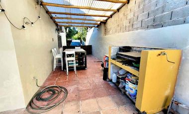 CASA 4  ambientes en venta con JARDIN y PILETA