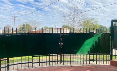 CASA 4 AMBIENTES EN VENTA MERLO PARQUE Y QUINCHO