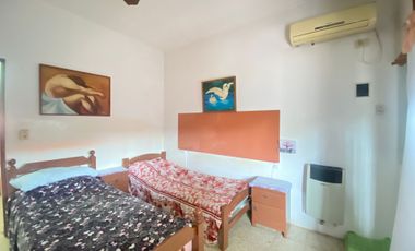 CASA 4 AMBIENTES EN VENTA MERLO PARQUE Y QUINCHO