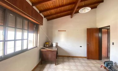 CASA 4 AMBIENTES EN VENTA MERLO PARQUE Y QUINCHO