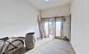 VENTA PH 4 AMB c/dep + terraza propia en Liniers