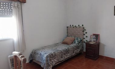 Venta excelente Casa 4 ambientes Libertad Merlo