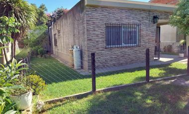 Venta excelente Casa 4 ambientes Libertad Merlo