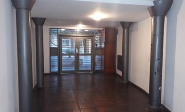 SE ALQUILA DEPARTAMENTO CON PATIO DE 1 DORM EN ALTA CBA