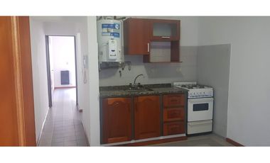 SE ALQUILA DEPARTAMENTO CON PATIO DE 1 DORM EN ALTA CBA