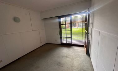 VENTA CASA C/GRAN TERRENO CERRO D LAS ROSAS PILETA