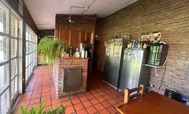 VENTA CASA C/GRAN TERRENO CERRO D LAS ROSAS PILETA