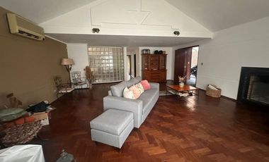 VENTA CASA C/GRAN TERRENO CERRO D LAS ROSAS PILETA