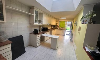 VENTA CASA C/GRAN TERRENO CERRO D LAS ROSAS PILETA