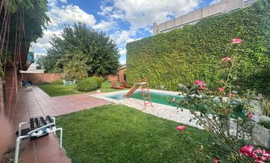 VENTA CASA C/GRAN TERRENO CERRO D LAS ROSAS PILETA