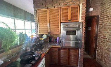 VENTA CASA C/GRAN TERRENO CERRO D LAS ROSAS PILETA