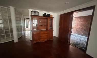 VENTA CASA C/GRAN TERRENO CERRO D LAS ROSAS PILETA